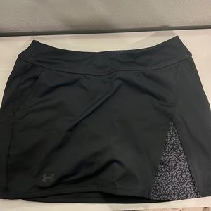 Under armor black golf skirt